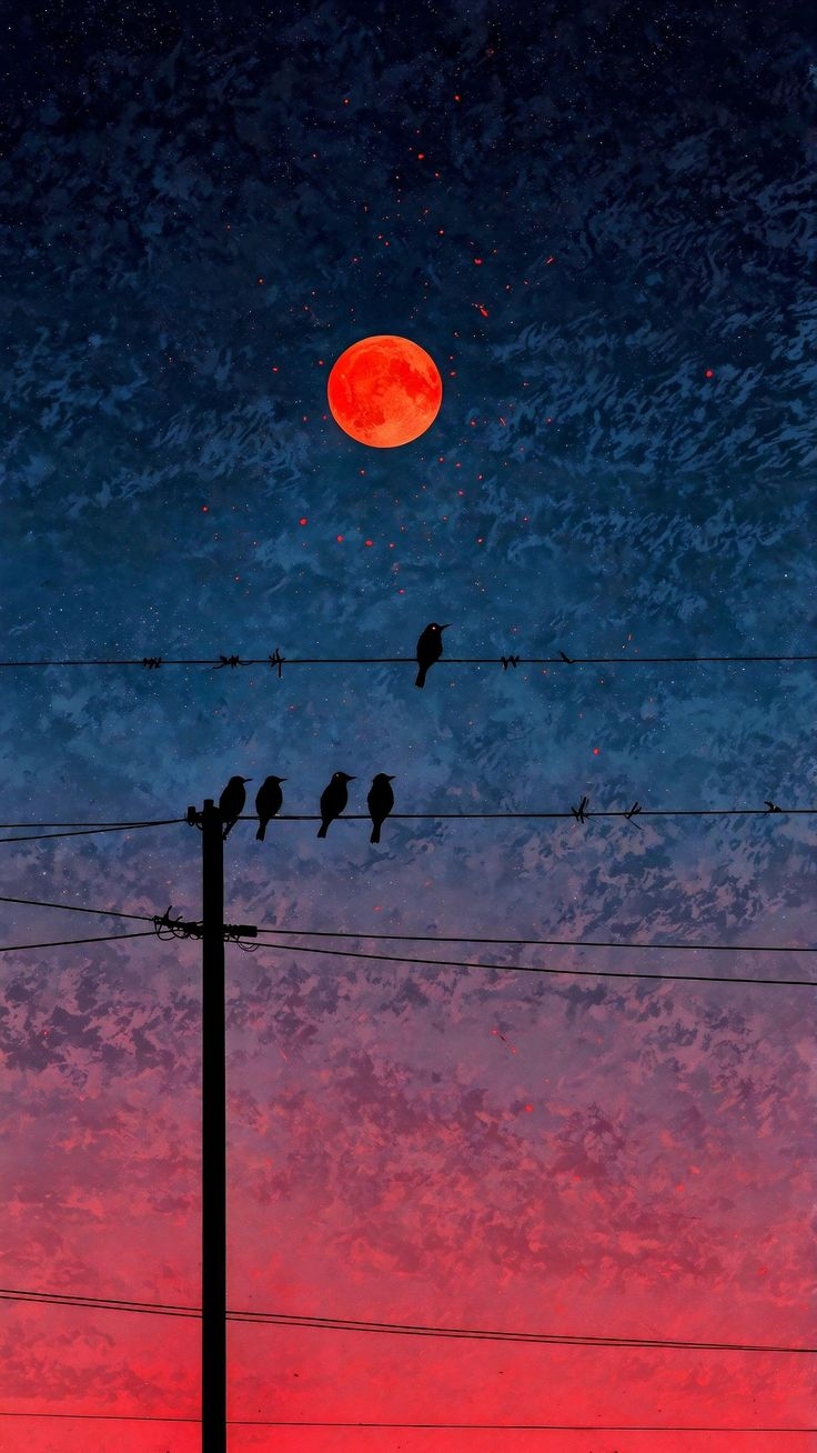 Une pleine lune rouge et des silhouettes de corbeaux créent une sérénité apocalyptique
