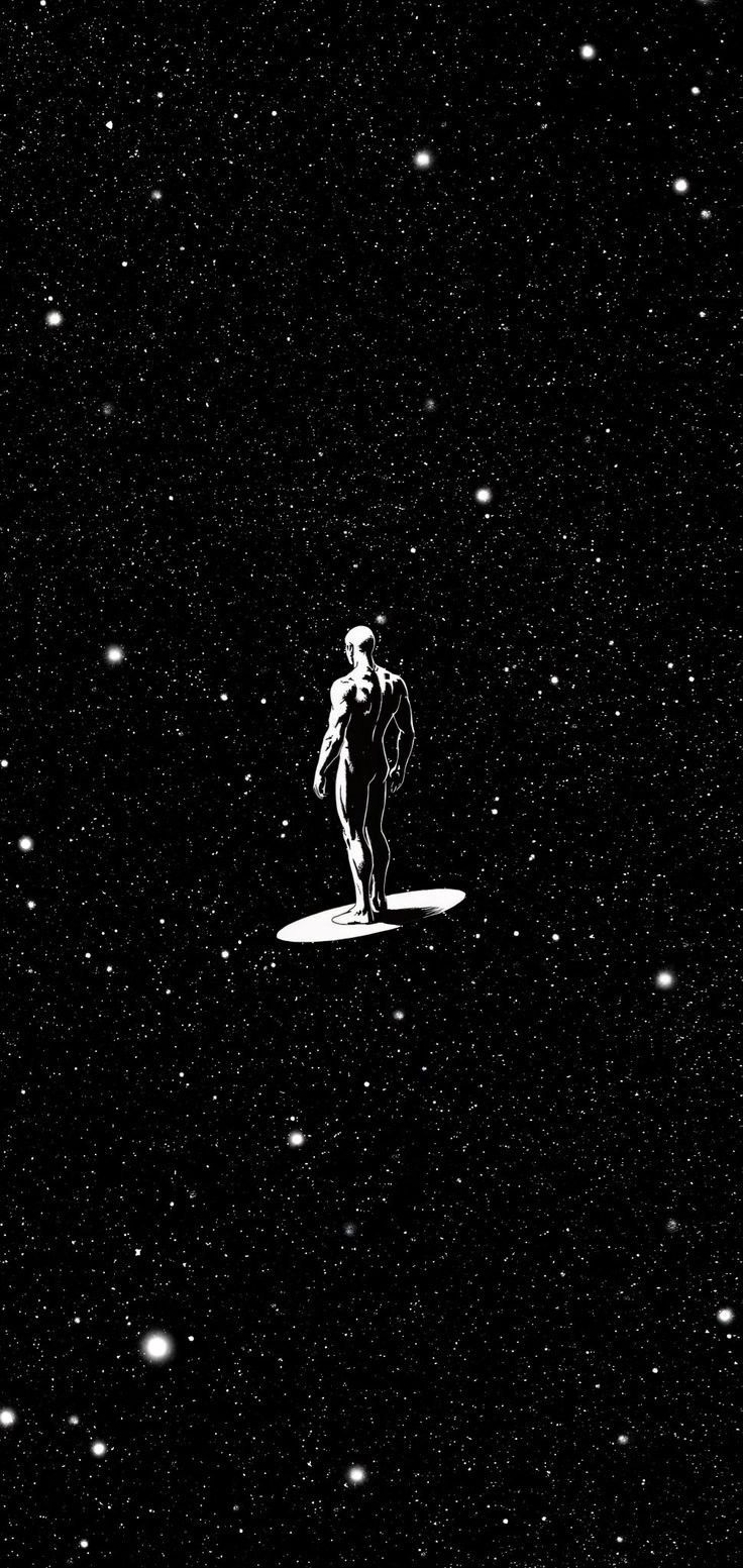 銀色の人型が小さな明るい円盤の上に立ち、無数の星々の中に孤独に浮かんでいる