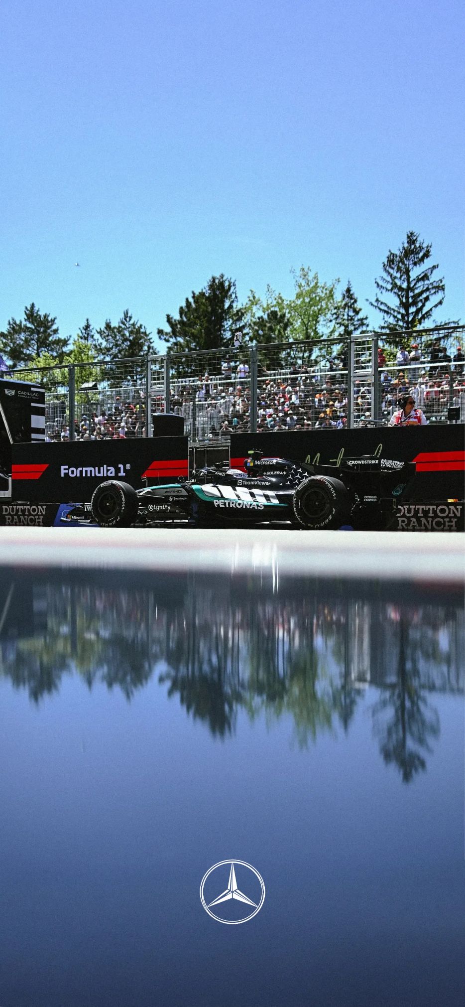 高解像度のメルセデスF1レーシングカーのスマホ壁紙