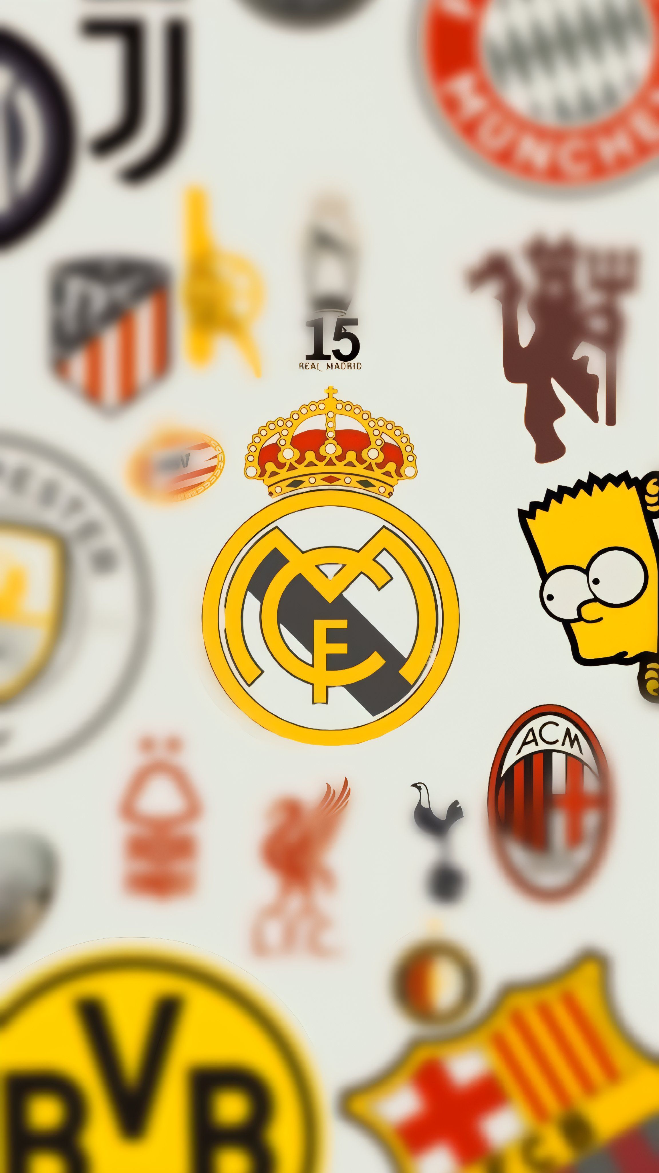 Ein Collage von Fußballvereinswappen mit dem Wappen von Real Madrid im Mittelpunkt